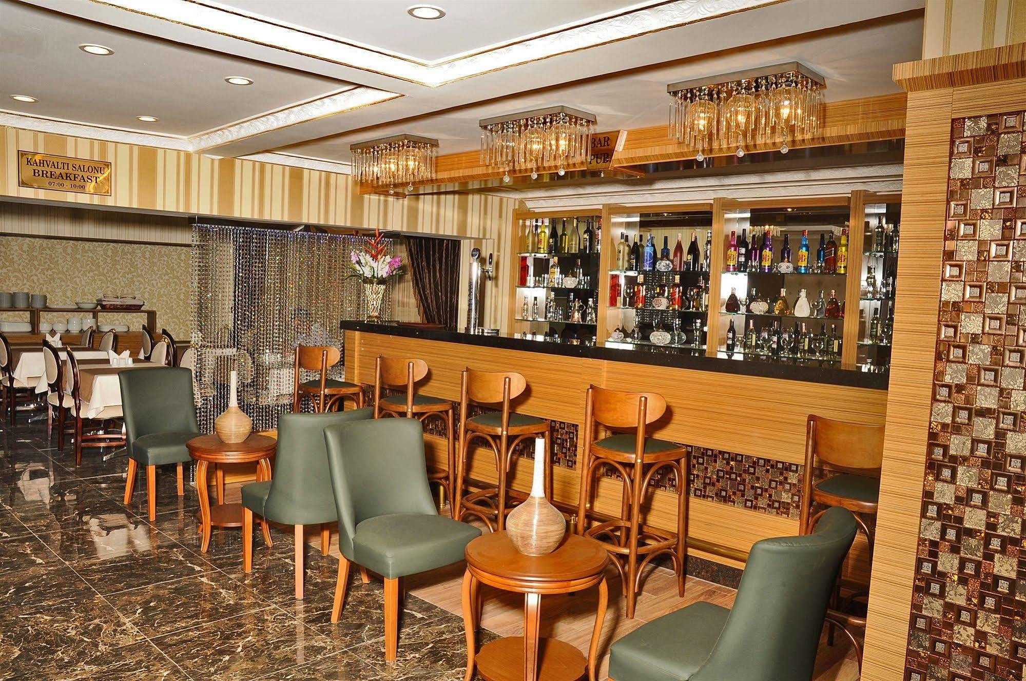 Alfa Hotel Истанбул Екстериор снимка